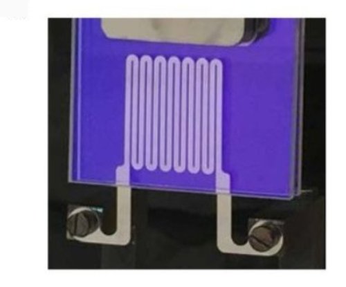 Fig.2. Photographie du prototype simplifié de la lampe à incandescence à filtre de chaleur. Adapté de Tailoring high-temperature radiation and the resurrection of the incandescent source Ognjen Ilic, Peter Bermel, Gang Chen, John D. Joannopoulos, Ivan Celanovic and Marin Soljačić. Nature Nanotechnology, Advance on line publication: 11 jan 2016. Avec autorisation.